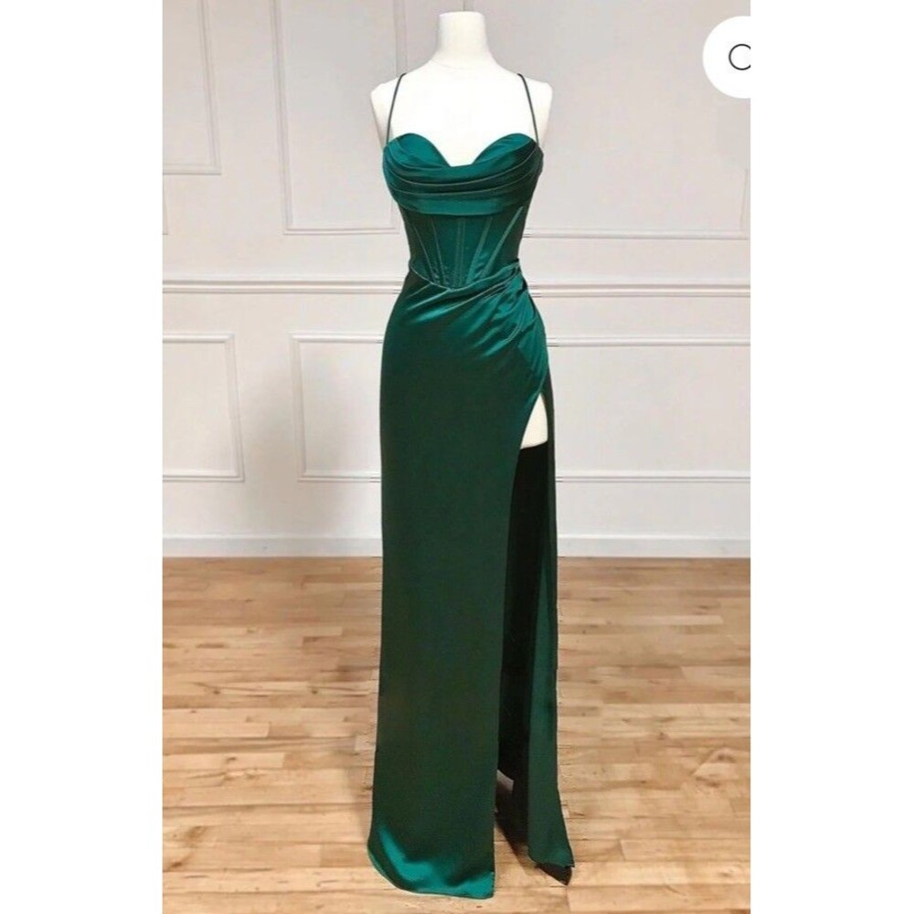 Green Sweetheart Neck Satin Long Prom Dress, Emerald green Dress Size 4.
